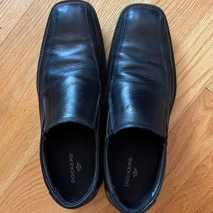 Men’s Docker’s Dress Shoes - Size 10M Gently Used. Pet free, smoke free home.